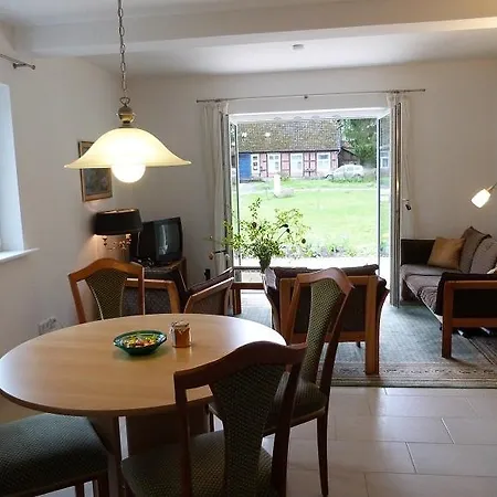 Sehr Schoene In Pose Poseritz